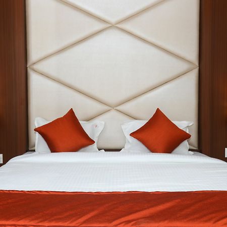Hotel Spring Inn Мумбаї Екстер'єр фото