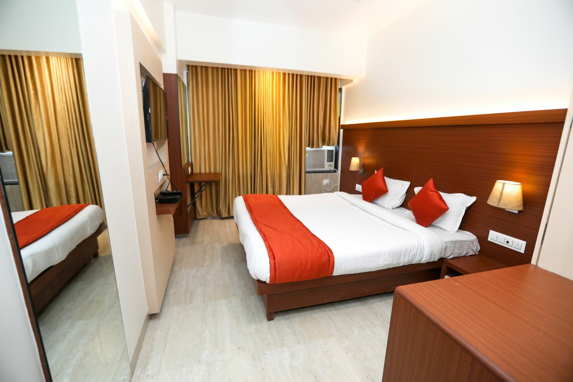 Hotel Spring Inn Мумбаї Екстер'єр фото