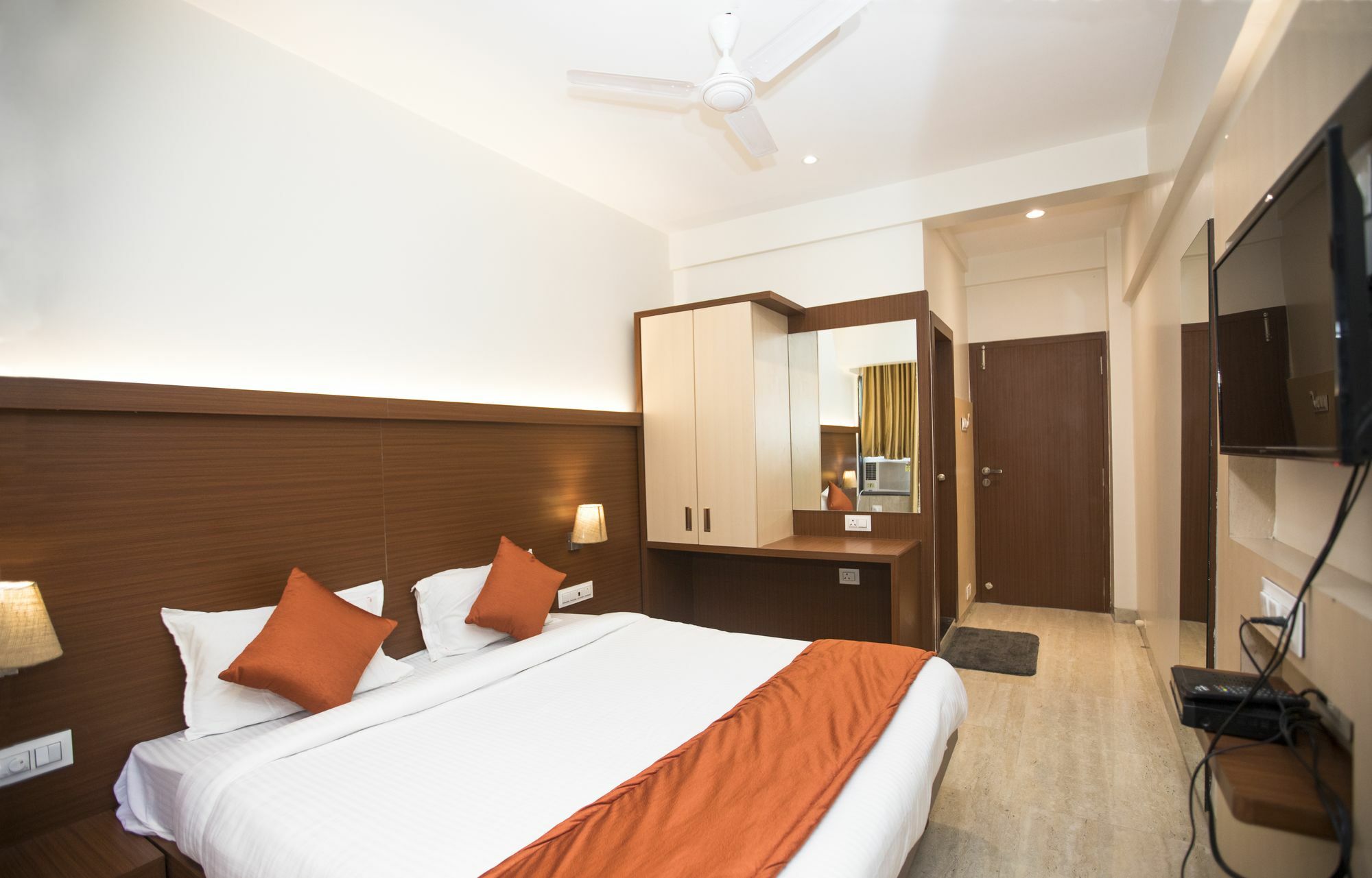 Hotel Spring Inn Мумбаї Екстер'єр фото