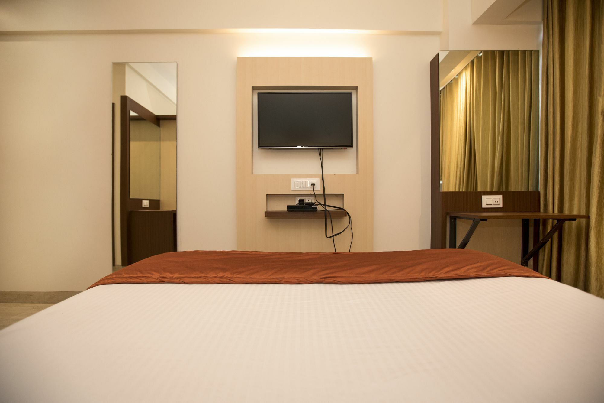 Hotel Spring Inn Мумбаї Екстер'єр фото