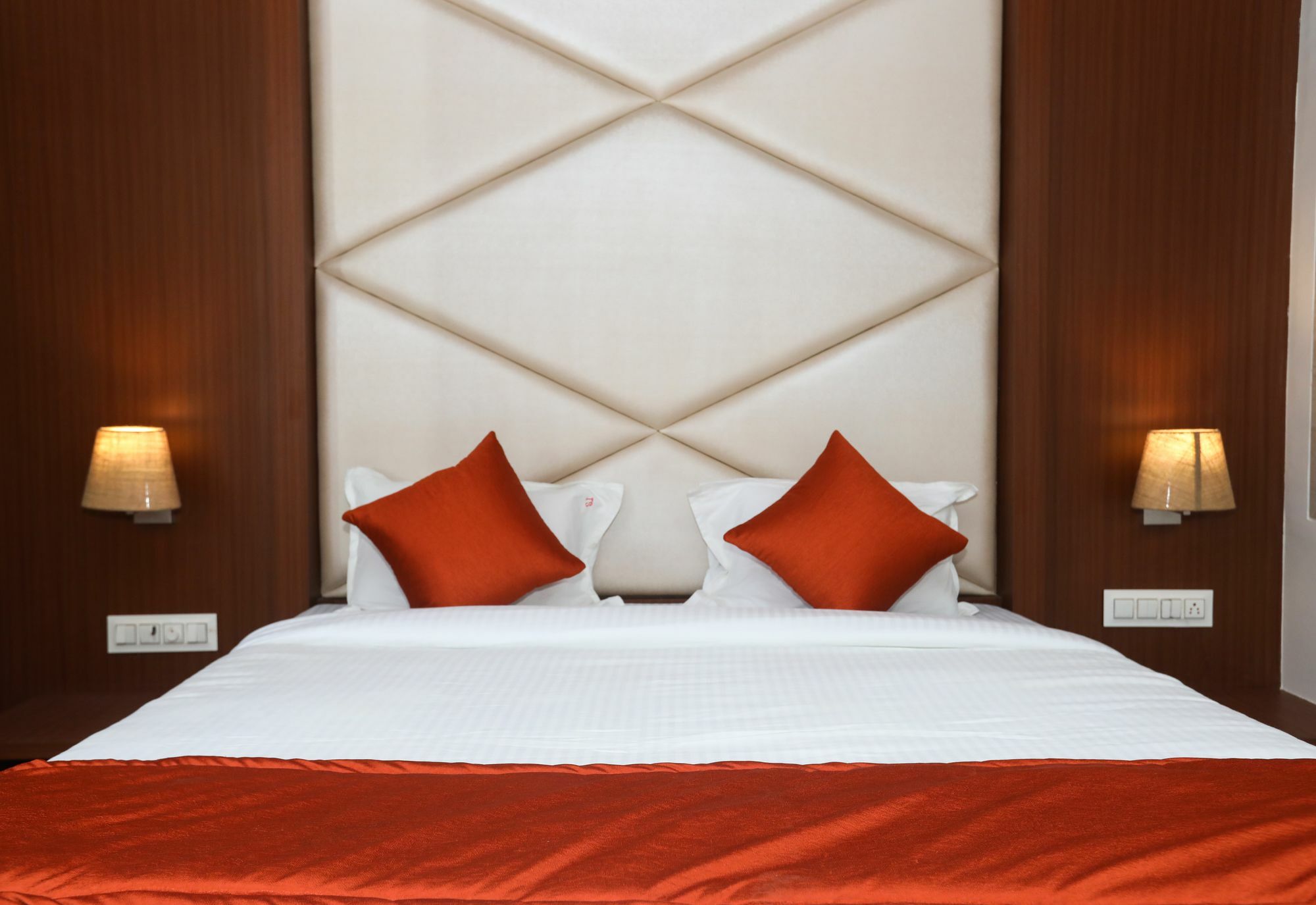 Hotel Spring Inn Мумбаї Екстер'єр фото