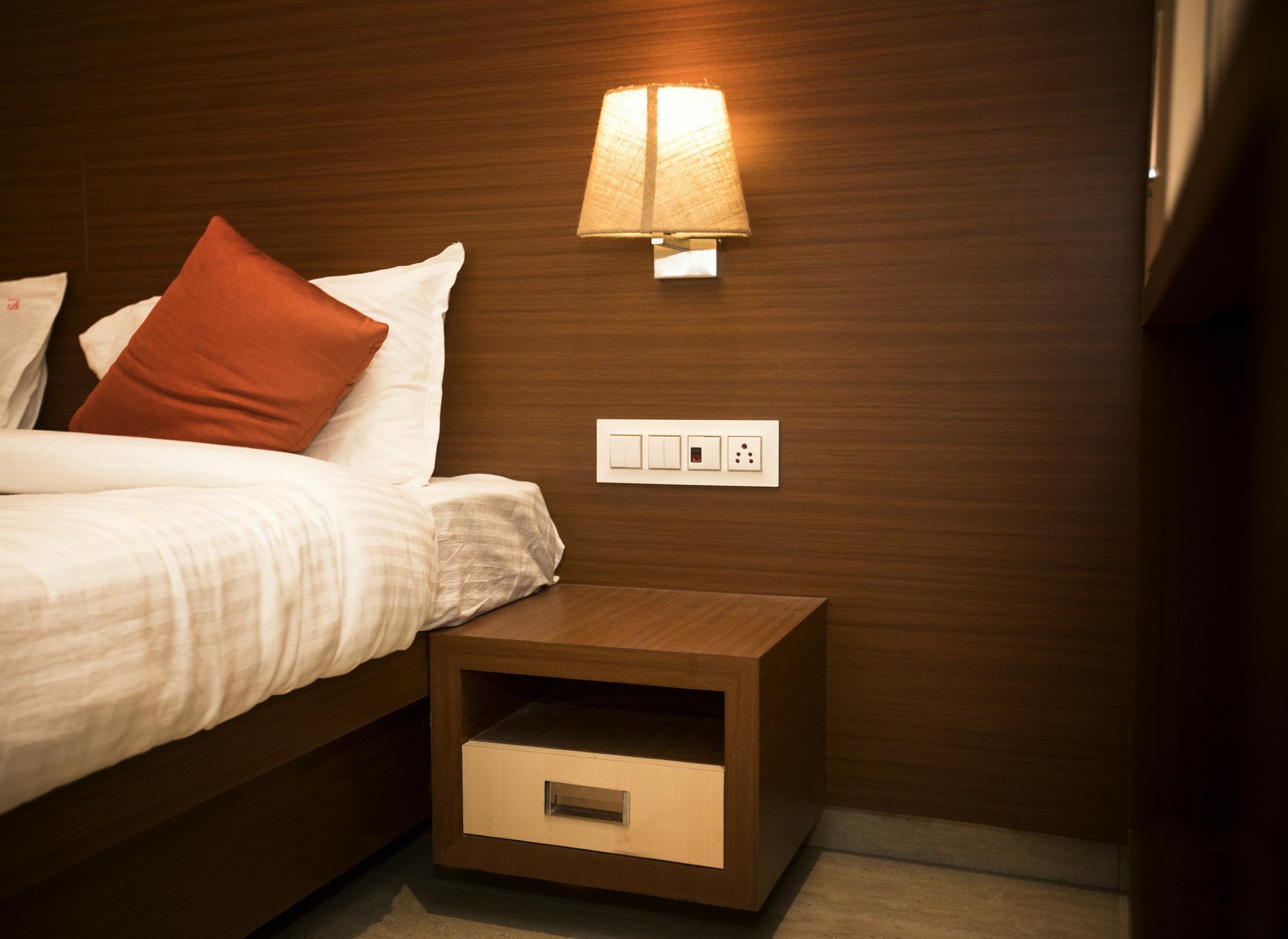Hotel Spring Inn Мумбаї Екстер'єр фото